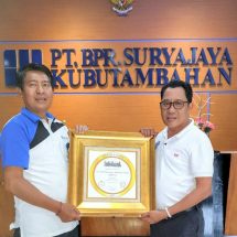 BPR Suryajaya  Kubutambahan Raih Empat Kali Golden Award dan Predikat NPL Terkecil di Bali