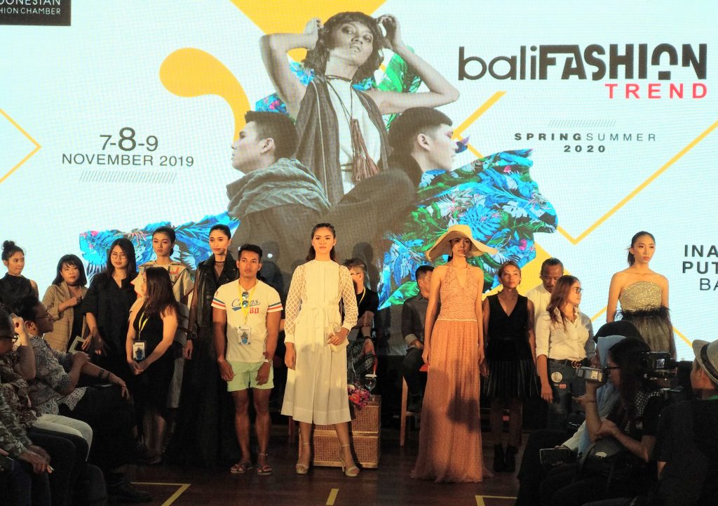 Bali Fashion Trend 2020, Produk Bahan Ramah Lingkungan Mendominasi ...