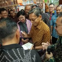 ​Mantan Wapres Boediono Hadiri Peresmian Perpustakaan BI Bali, Koleksi 12.754 Buku