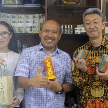 Promosikan Obat Tradisional Herbal, Direktur Jurnal Bergengsi di Jepang Temui Pak Oles