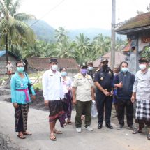 Tim Pembinaan dan Pengawasan Tata Kelola Minuman Fermentasi dan/atau Destilasi Khas Bali Terjun ke Desa Telagatawang