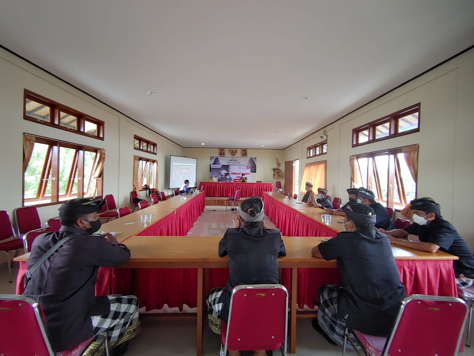 Rapat Astra Edikasi #Cari_Aman Untuk Pecalang