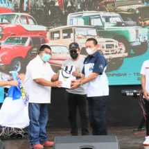 Wagub Cok Ace Hadiri Acara Kumpul Bersama Komunitas Penggemar Mobil Kuno