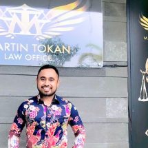 Martin Tokan, Pengacara Muda Flores Timur yang Bersinar di Jawa Timur