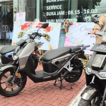 ​Layanan Sepeda Motor Listrik Pintar imotoshare Diluncurkan di Bali