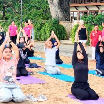 Puluhan Peserta Program PMM di Unwar Ikut Pelatihan Yoga