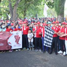 ​Ribuan Peserta Ikuti Jalan Sehat HUT Ke-77 PGRI dan Hari Guru 