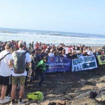 Sociolla Ikut Rayakan World CleanUp Day 2023 Bersama 1200 Relawan di Pantai Lembeng Gianyar, Berhasil Kumpulkan 500 Kilogram Sampah