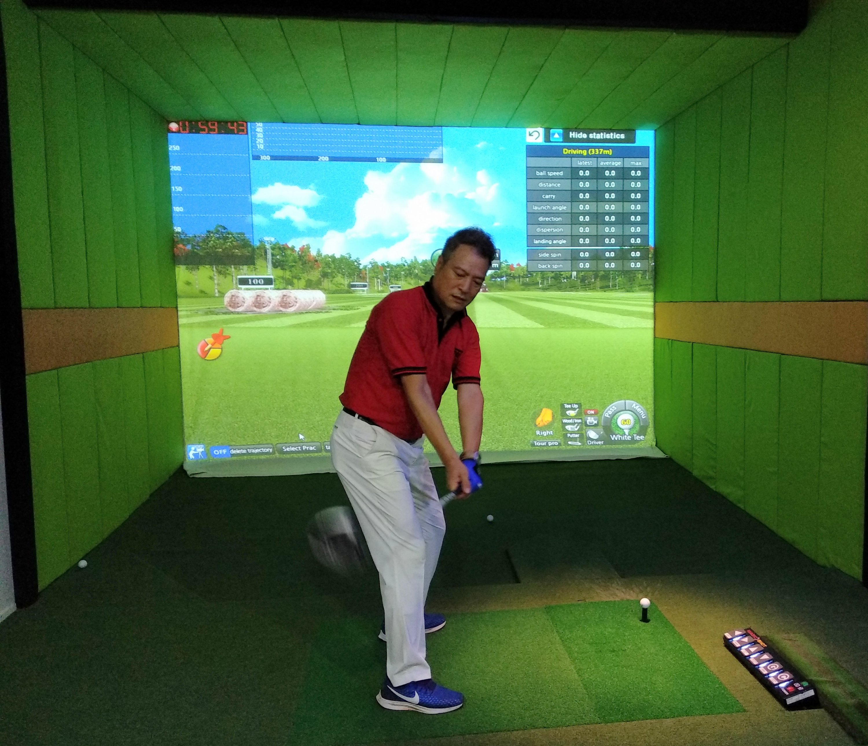 Pertama Di Indonesia, "Bali Screen Golf" Hadirkan Cara Baru Bermain ...