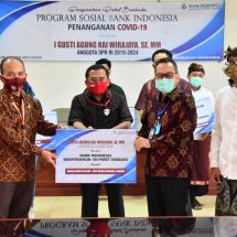 Kwarda Bali Puji KPw BI dan Anggota DPR RI IGA Rai Wirajaya Bantu Sembako Warga Terdampak Covid-19