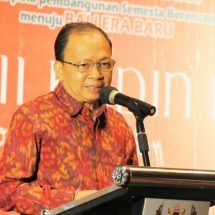 Gubernur Koster Dorong Kembangkan Industri Berbasis Keunggulan Lokal