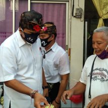 Blusukan di Pasar Gunung Sari dan Pasar Kertha, Pedagang Berharap Program Perubahan AMERTA Bisa Atasi Dampak Covid-19