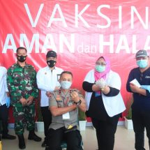 Wakapolda Maluku Utara 10 Orang Pertama yang Divaksin