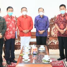 Gubernur Koster Fasilitasi Vaksinasi Pekerja Migran Asal Bali, Sasar 26 Ribu PMI 