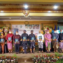 Yayasan Puri Kauhan Ubud Lakukan Peluncuran Buku Biografi Almarhum Tjokorda Raka Sukawati