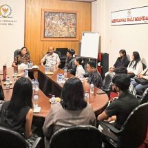 Dr. Mangku Pastika, M.M. Ingatkan Alumni SMAN Bali Mandara Bersatu dan Terus Tingkatkan Kualitas